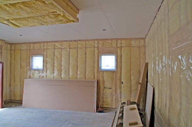 Pros and Cons of Insulating Garage